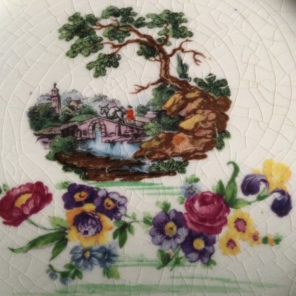 Set of 2 vintage H & K TUNSTALL made in England small dish plates 6.5" - Picture 4 of 12